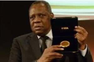 FOOT-OBSÈQUES/ISSA HAYATOU : LES ADIEUX DU MONDE…
